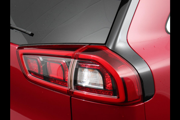 Kia Niro 1.6 GDi Automaat Hybrid DynamicLine | Trekhaak | Navigatie | Camera | Parkeer sensoren V+A | Cruise Control | Lichtmetalen Velgen | Extra getint glas | Keyless