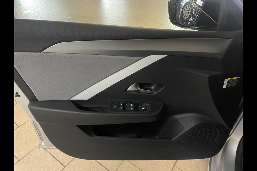 Opel Astra 1.2 Edition 110PK AIRCO NAVI CRUISE TREKHAAK ELEK RAMEN APPLE CARPLAY MULTI STUUR START KNOP VELGEN NIEUWSTAAT