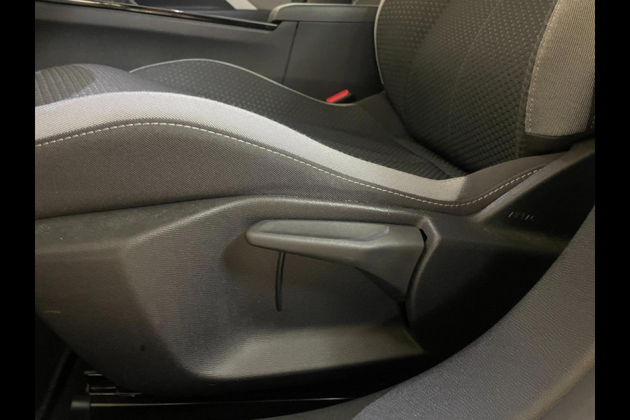 Opel Astra 1.2 Edition 110PK AIRCO NAVI CRUISE TREKHAAK ELEK RAMEN APPLE CARPLAY MULTI STUUR START KNOP VELGEN NIEUWSTAAT