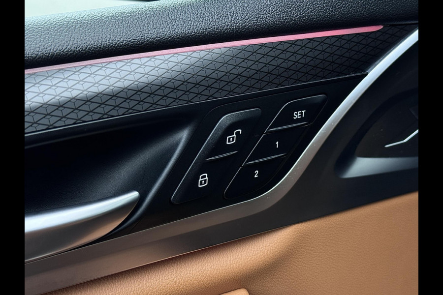 BMW X3 XDrive30e M-Sport | Pano | Elektrische stoelen | Trekhaak | Sfeerverlichting | Keyless | Carplay | Dealer onderhouden