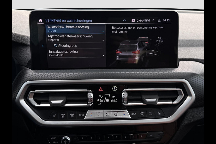 BMW X3 XDrive30e M-Sport | Pano | Elektrische stoelen | Trekhaak | Sfeerverlichting | Keyless | Carplay | Dealer onderhouden