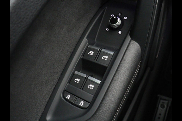 Audi Q5 Sportback 55 TFSIe S edition | Panoramadak | Bang & Olufsen | Stoelverwarming | Adaptive cruise | Luchtvering | Matrix LED | 21'' | Carplay | Half leder | Navigatie | Camera | S Line | PHEV | Plug In