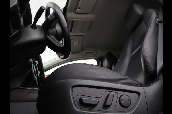 Mazda CX-30 2.0 e-SkyActiv-X M Hybrid Luxury | Stoelverwarming | Head-Up | Leder | Bose Surround | Camera | Carplay | Keyless | Navigatie | Full LED | Stuurverwarming | Climate control