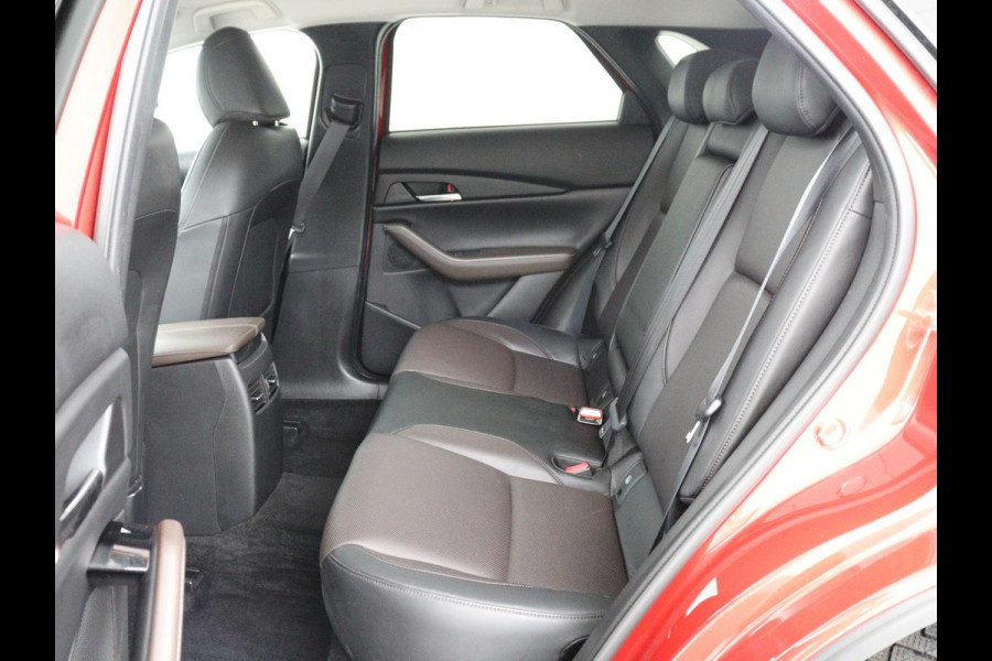 Mazda CX-30 2.0 e-SkyActiv-X M Hybrid Luxury | Stoelverwarming | Head-Up | Leder | Bose Surround | Camera | Carplay | Keyless | Navigatie | Full LED | Stuurverwarming | Climate control
