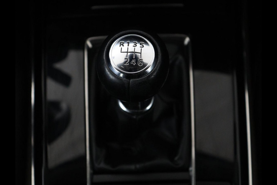 Mazda CX-30 2.0 e-SkyActiv-X M Hybrid Luxury | Stoelverwarming | Head-Up | Leder | Bose Surround | Camera | Carplay | Keyless | Navigatie | Full LED | Stuurverwarming | Climate control