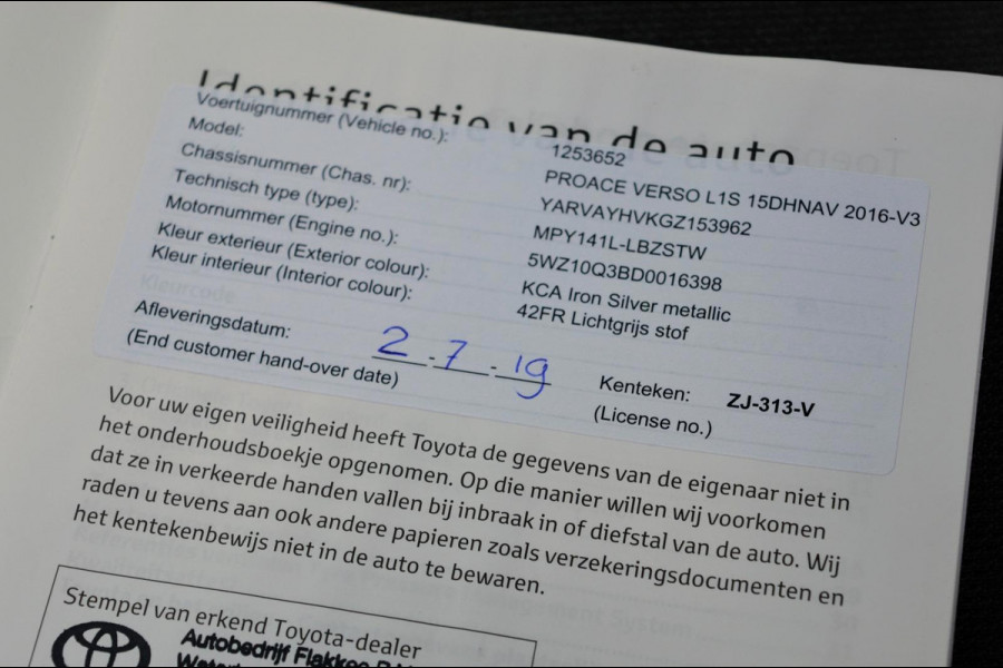 Toyota Proace Shuttle 1.5 D-4D Navigator Medium