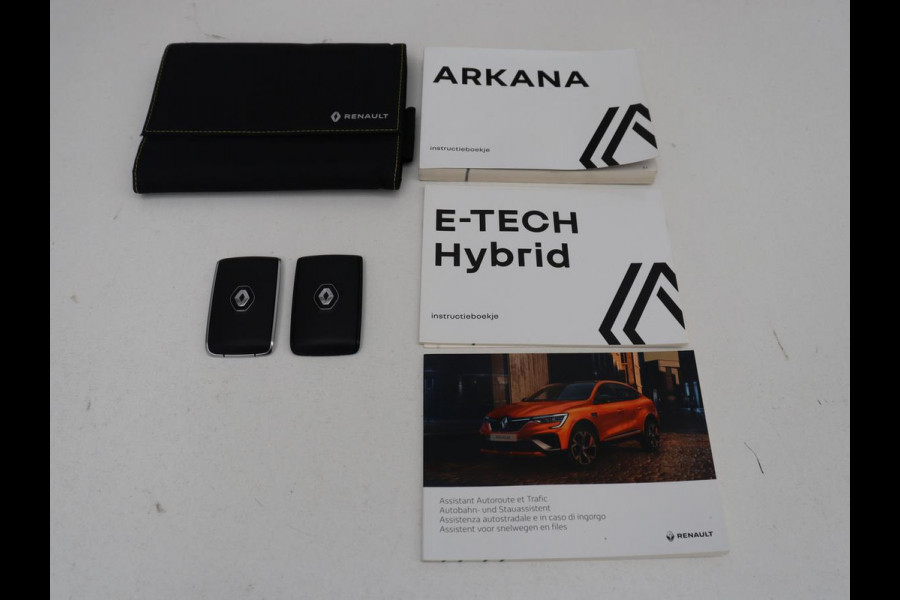 Renault Arkana 1.6 E-Tech Hybrid 145 R.S. Line | Panoramadak | Leder/Alcantara | Trekhaak | Stoelverwarming | Adaptive cruise | Camera | Carplay | Keyless | Park Assist | Full LED | Navigatie | Stuurverwarming