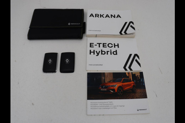 Renault Arkana 1.6 E-Tech Hybrid 145 R.S. Line | Panoramadak | Leder/Alcantara | Trekhaak | Stoelverwarming | Adaptive cruise | Camera | Carplay | Keyless | Park Assist | Full LED | Navigatie | Stuurverwarming