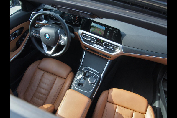 BMW 3 Serie 318i High Executive | Laser Led | Schuifdak | Camera | Sfeerverlichting | Sport stoelen leer | Zwarte Hemel |