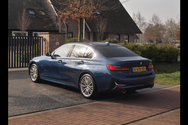 BMW 3 Serie 318i High Executive | Laser Led | Schuifdak | Camera | Sfeerverlichting | Sport stoelen leer | Zwarte Hemel |