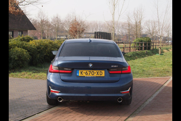 BMW 3 Serie 318i High Executive | Laser Led | Schuifdak | Camera | Sfeerverlichting | Sport stoelen leer | Zwarte Hemel |