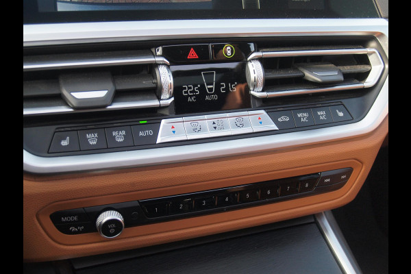 BMW 3 Serie 318i High Executive | Laser Led | Schuifdak | Camera | Sfeerverlichting | Sport stoelen leer | Zwarte Hemel |