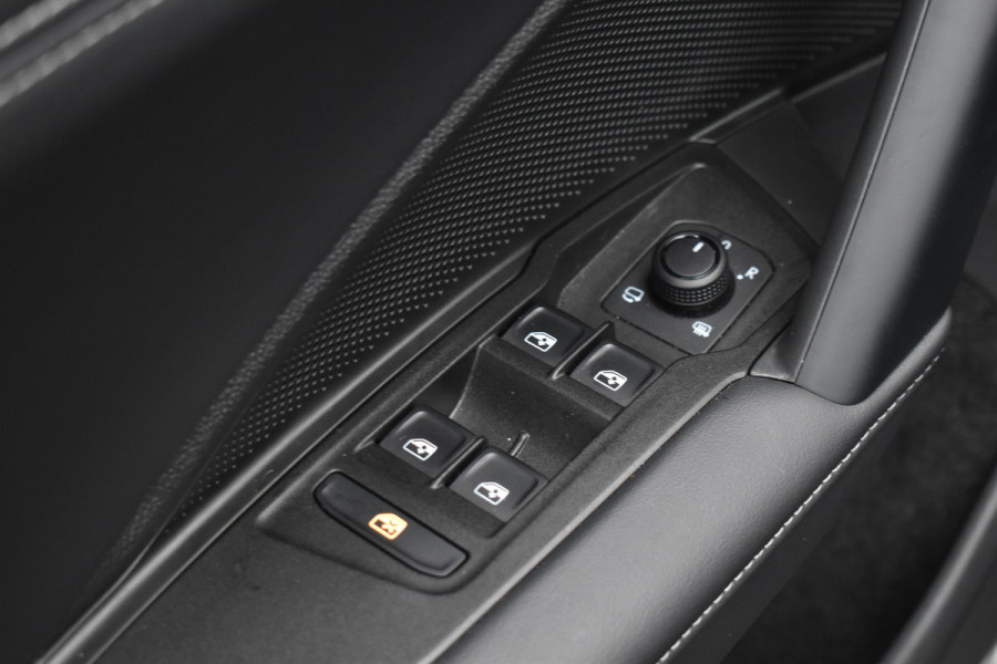 Volkswagen Tayron 1.5 eTSI 150PK DSG LIFE 7-PERSOONS/TREKHAAK/360CAMERA FABRIEKS GARANTIE