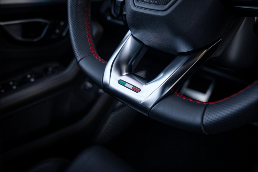 Lamborghini Urus 4.0 V8 - Panorama | Original Matte | 23'inch | B&O