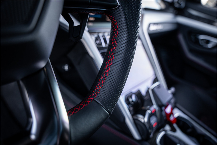 Lamborghini Urus 4.0 V8 - Panorama | Original Matte | 23'inch | B&O