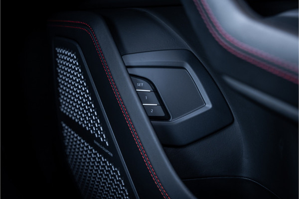 Lamborghini Urus 4.0 V8 - Panorama | Original Matte | 23'inch | B&O