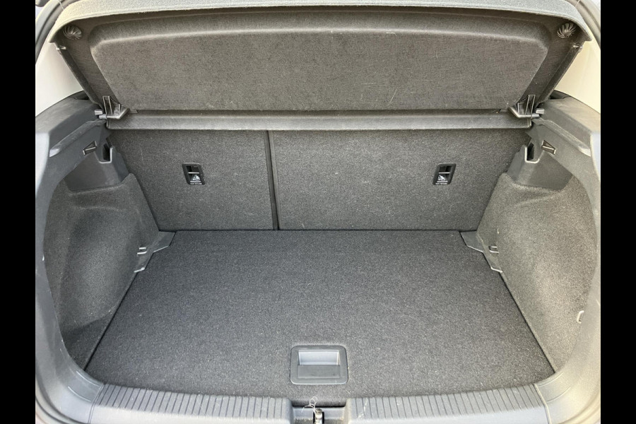 Volkswagen T-Cross 1.0 TSI Life | Trekhaak | Camera | NAP