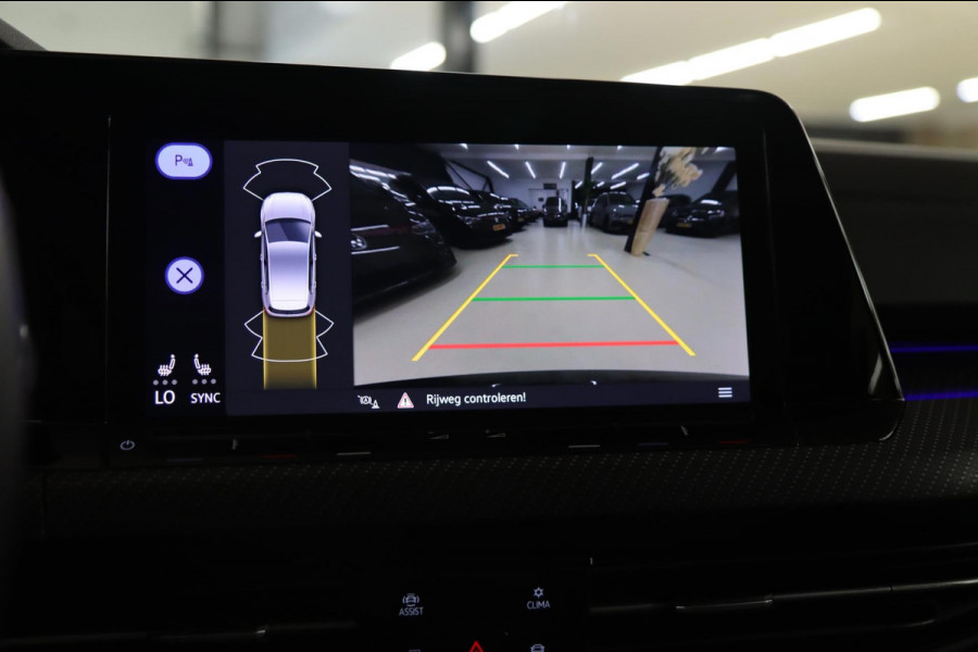 Volkswagen Golf 2.0 TSI R 4Motion PERFORMANCE /AKRA/PANO/HUD/IQ-LIGHT/H-K/BOMVOL