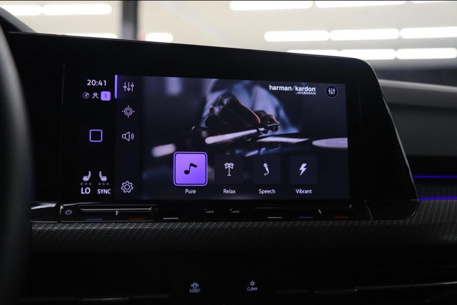 Volkswagen Golf 2.0 TSI R 4Motion PERFORMANCE /AKRA/PANO/HUD/IQ-LIGHT/H-K/BOMVOL