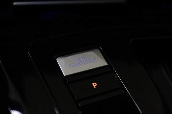 Volkswagen Golf 2.0 TSI R 4Motion PERFORMANCE /AKRA/PANO/HUD/IQ-LIGHT/H-K/BOMVOL