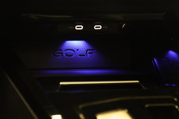 Volkswagen Golf 2.0 TSI R 4Motion PERFORMANCE /AKRA/PANO/HUD/IQ-LIGHT/H-K/BOMVOL