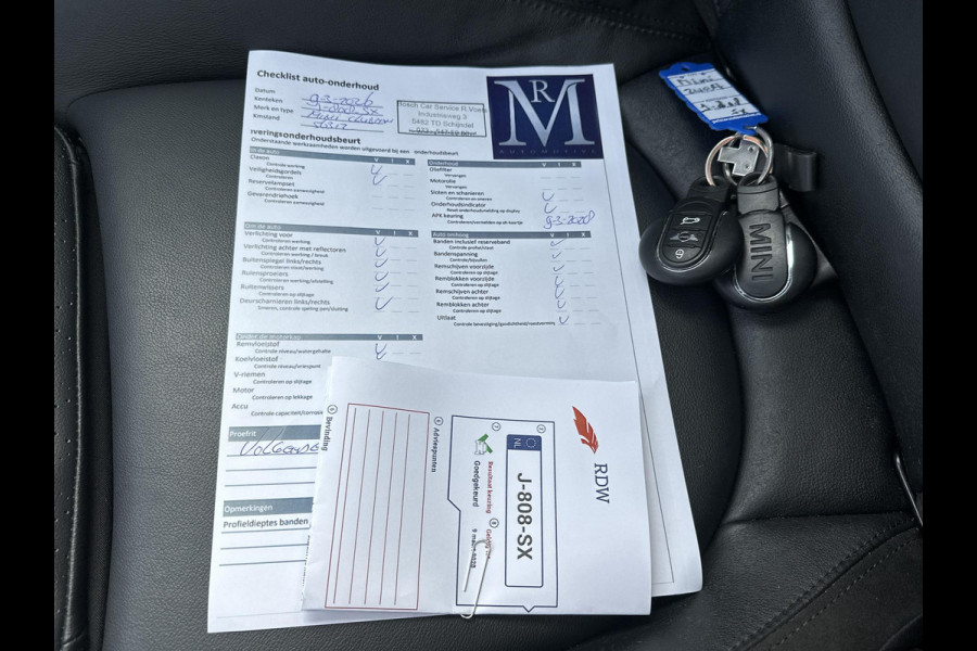 MINI Clubman 1.5 Cooper Richmond Park Edition | PANORAMA DAK | CAMERA| STOELVERW. | LEER| KEYLESS| ORIGINEEL NL AUTO  RIJKLAARPRIJS INCL. 12 MND BOVAG GARANTIE