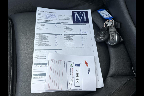 MINI Clubman 1.5 Cooper Richmond Park Edition | PANORAMA DAK | CAMERA| STOELVERW. | LEER| KEYLESS| ORIGINEEL NL AUTO  RIJKLAARPRIJS INCL. 12 MND BOVAG GARANTIE