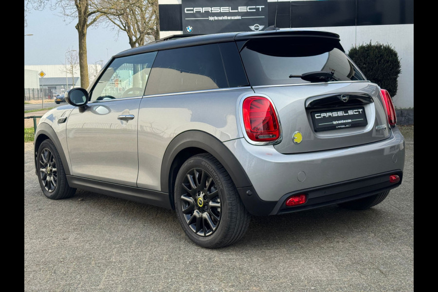 MINI Cooper SE Classic Head-Up Harman/Kardon Panoramadak Leder Sportstoel Neem contact op en we maken een afspraak!