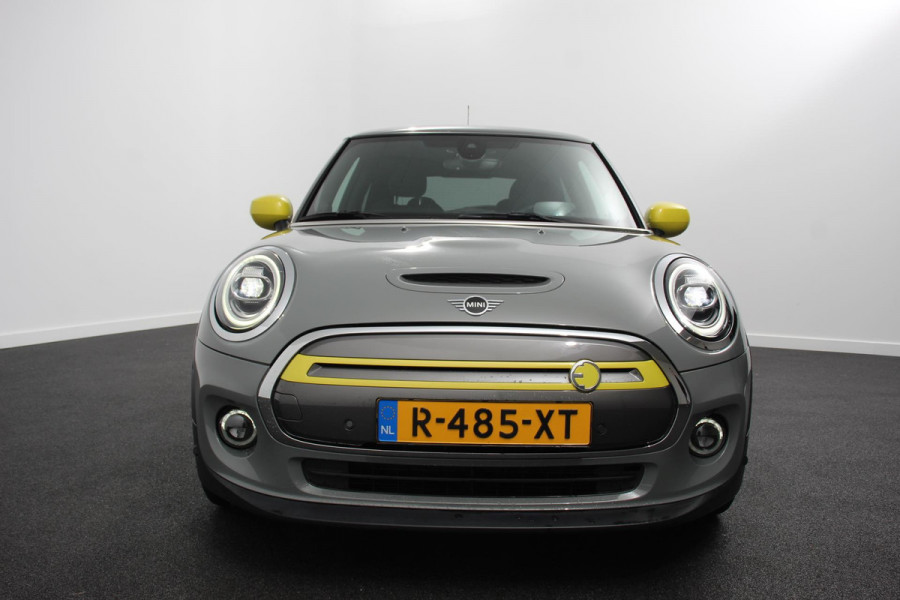 MINI Cooper Electric Charged 33 kWh | Leder | Climate Control | Cruise Control | Navigatie | Camera | Head up | Harman Kardon
