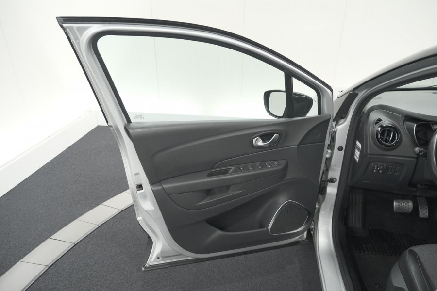 Renault Captur TCe 150 EDC Intens | Trekhaak | Navigatie | Parkeersensoren