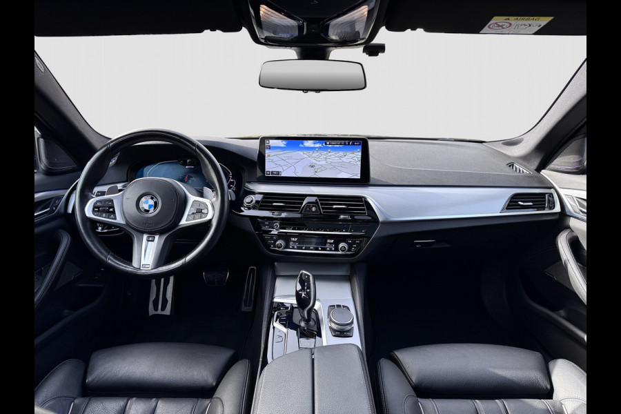 BMW 5 Serie Touring 530e xDrive | M-Sport | Pano | Trekhaak | Laser | Harman Kardon | Memory | Driving Ass. Pro | HUD | Keyless