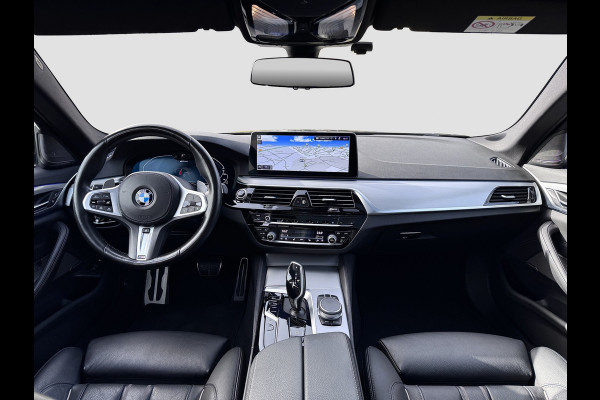 BMW 5 Serie Touring 530e xDrive | M-Sport | Pano | Trekhaak | Laser | Harman Kardon | Memory | Driving Ass. Pro | HUD | Keyless