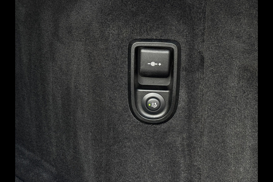 BMW 5 Serie Touring 530e xDrive | M-Sport | Pano | Trekhaak | Laser | Harman Kardon | Memory | Driving Ass. Pro | HUD | Keyless