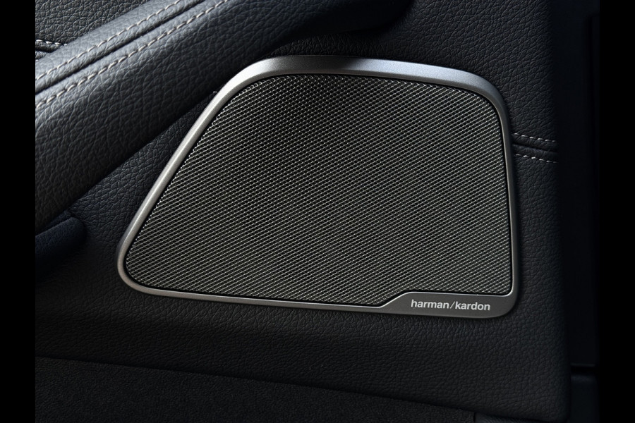 BMW 5 Serie Touring 530e xDrive | M-Sport | Pano | Trekhaak | Laser | Harman Kardon | Memory | Driving Ass. Pro | HUD | Keyless