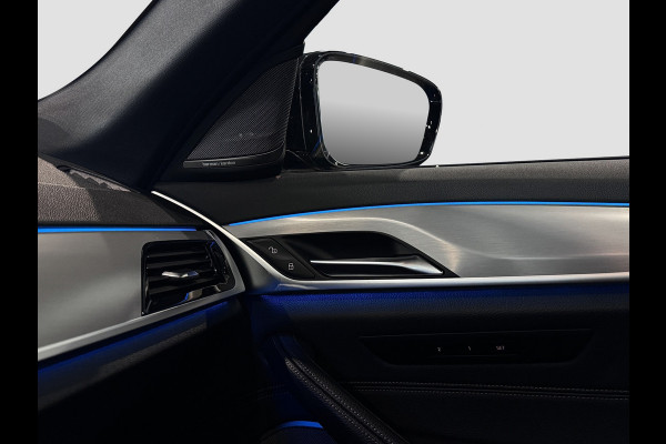BMW 5 Serie Touring 530e xDrive | M-Sport | Pano | Trekhaak | Laser | Harman Kardon | Memory | Driving Ass. Pro | HUD | Keyless