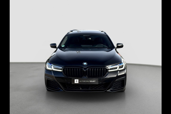 BMW 5 Serie Touring 530e xDrive | M-Sport | Pano | Trekhaak | Laser | Harman Kardon | Memory | Driving Ass. Pro | HUD | Keyless