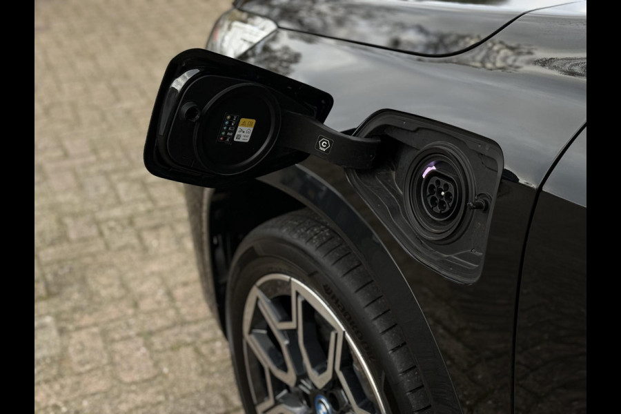 BMW X1 xDrive30e X LINE | DRIVING PROFF. | SPORTSTOELEN | LEDER | TREKHAAK | ELEKTR. STOELEN |