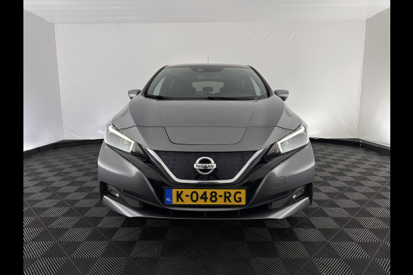 Nissan Leaf N-Connecta 40 kWh {SOH-90%} Aut. *HEAT-PUMP | ADAPTIVE-CRUISE | NAVI-FULLMAP | TOPVIEW | KEYLESS | BLINDSPOT |  DIGI-COCKPIT | HEATED-COMFORTSEATS | DAB | PRIVACYGLASS | ECC | PDC | CARPLAY | 17"ALU*