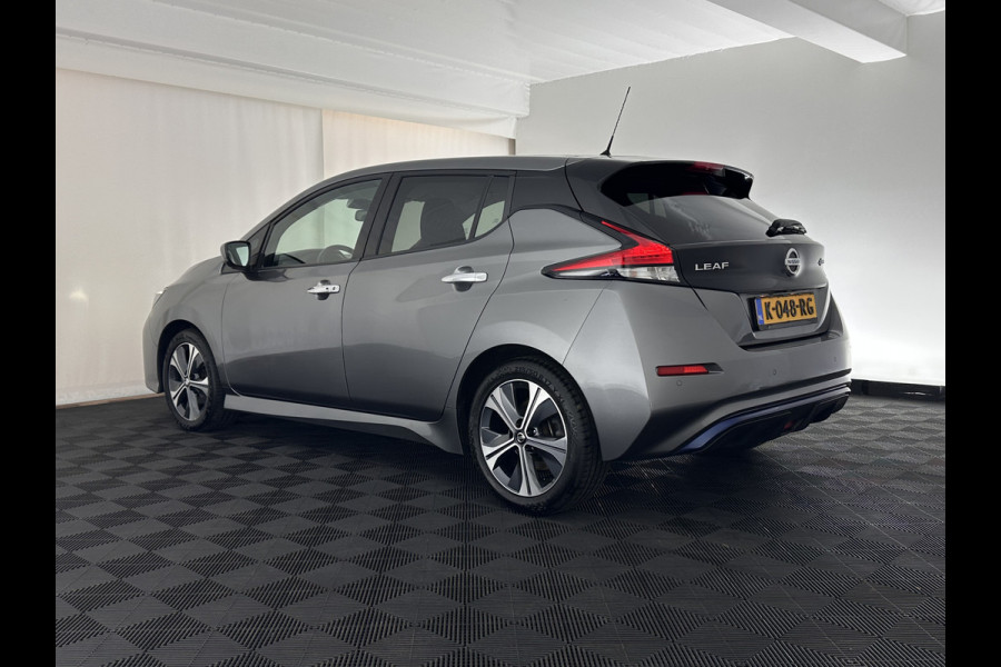 Nissan Leaf N-Connecta 40 kWh {SOH-90%} Aut. *HEAT-PUMP | ADAPTIVE-CRUISE | NAVI-FULLMAP | TOPVIEW | KEYLESS | BLINDSPOT |  DIGI-COCKPIT | HEATED-COMFORTSEATS | DAB | PRIVACYGLASS | ECC | PDC | CARPLAY | 17"ALU*
