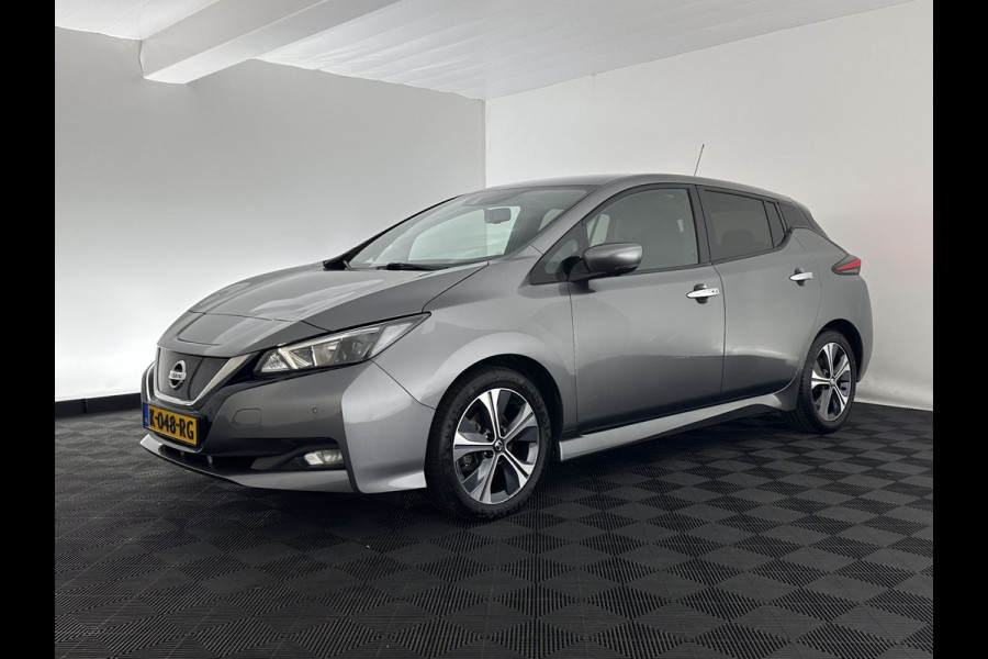 Nissan Leaf N-Connecta 40 kWh {SOH-90%} Aut. *HEAT-PUMP | ADAPTIVE-CRUISE | NAVI-FULLMAP | TOPVIEW | KEYLESS | BLINDSPOT |  DIGI-COCKPIT | HEATED-COMFORTSEATS | DAB | PRIVACYGLASS | ECC | PDC | CARPLAY | 17"ALU*