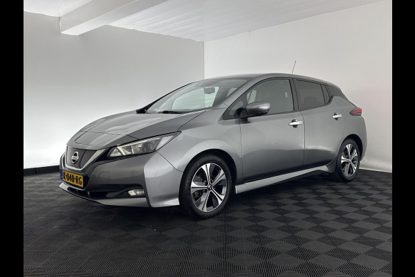 Nissan Leaf N-Connecta 40 kWh {SOH-90%} Aut. *HEAT-PUMP | ADAPTIVE-CRUISE | NAVI-FULLMAP | TOPVIEW | KEYLESS | BLINDSPOT |  DIGI-COCKPIT | HEATED-COMFORTSEATS | DAB | PRIVACYGLASS | ECC | PDC | CARPLAY | 17"ALU*