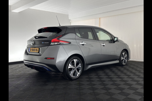 Nissan Leaf N-Connecta 40 kWh {SOH-90%} Aut. *HEAT-PUMP | ADAPTIVE-CRUISE | NAVI-FULLMAP | TOPVIEW | KEYLESS | BLINDSPOT |  DIGI-COCKPIT | HEATED-COMFORTSEATS | DAB | PRIVACYGLASS | ECC | PDC | CARPLAY | 17"ALU*