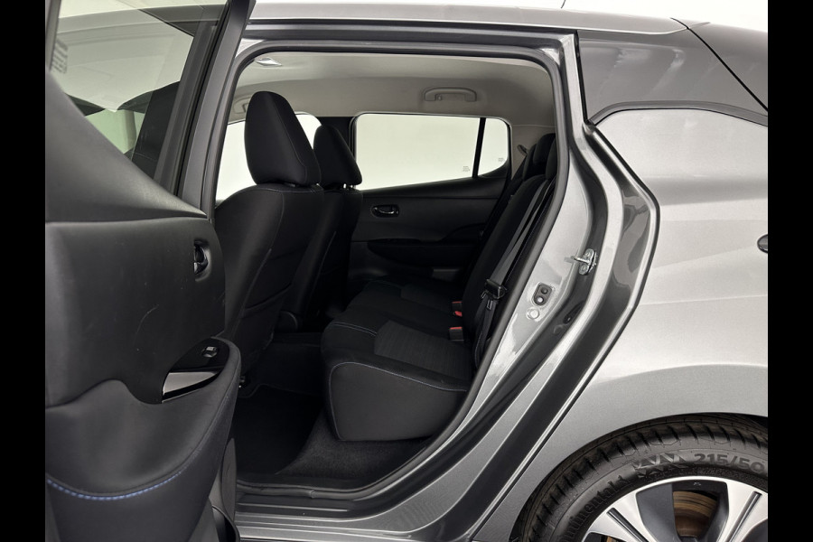 Nissan Leaf N-Connecta 40 kWh {SOH-90%} Aut. *HEAT-PUMP | ADAPTIVE-CRUISE | NAVI-FULLMAP | TOPVIEW | KEYLESS | BLINDSPOT |  DIGI-COCKPIT | HEATED-COMFORTSEATS | DAB | PRIVACYGLASS | ECC | PDC | CARPLAY | 17"ALU*