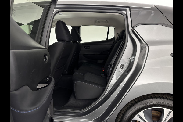 Nissan Leaf N-Connecta 40 kWh {SOH-90%} Aut. *HEAT-PUMP | ADAPTIVE-CRUISE | NAVI-FULLMAP | TOPVIEW | KEYLESS | BLINDSPOT |  DIGI-COCKPIT | HEATED-COMFORTSEATS | DAB | PRIVACYGLASS | ECC | PDC | CARPLAY | 17"ALU*