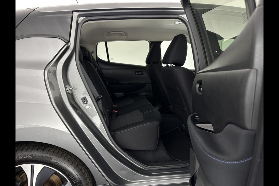 Nissan Leaf N-Connecta 40 kWh {SOH-90%} Aut. *HEAT-PUMP | ADAPTIVE-CRUISE | NAVI-FULLMAP | TOPVIEW | KEYLESS | BLINDSPOT |  DIGI-COCKPIT | HEATED-COMFORTSEATS | DAB | PRIVACYGLASS | ECC | PDC | CARPLAY | 17"ALU*