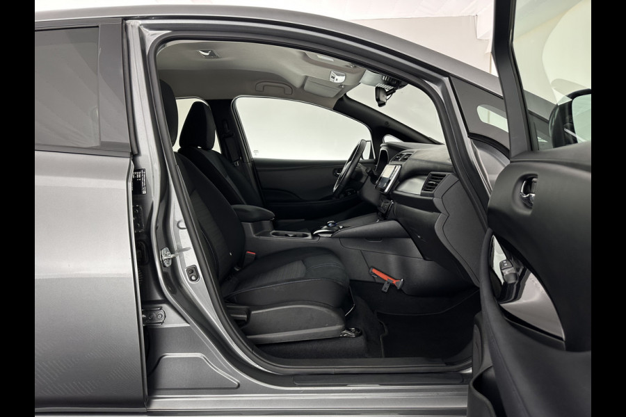 Nissan Leaf N-Connecta 40 kWh {SOH-90%} Aut. *HEAT-PUMP | ADAPTIVE-CRUISE | NAVI-FULLMAP | TOPVIEW | KEYLESS | BLINDSPOT |  DIGI-COCKPIT | HEATED-COMFORTSEATS | DAB | PRIVACYGLASS | ECC | PDC | CARPLAY | 17"ALU*