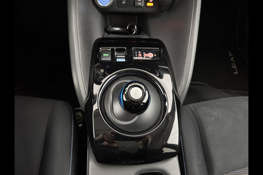Nissan Leaf N-Connecta 40 kWh {SOH-90%} Aut. *HEAT-PUMP | ADAPTIVE-CRUISE | NAVI-FULLMAP | TOPVIEW | KEYLESS | BLINDSPOT |  DIGI-COCKPIT | HEATED-COMFORTSEATS | DAB | PRIVACYGLASS | ECC | PDC | CARPLAY | 17"ALU*
