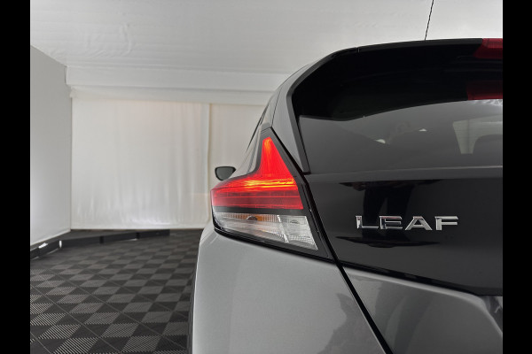 Nissan Leaf N-Connecta 40 kWh {SOH-90%} Aut. *HEAT-PUMP | ADAPTIVE-CRUISE | NAVI-FULLMAP | TOPVIEW | KEYLESS | BLINDSPOT |  DIGI-COCKPIT | HEATED-COMFORTSEATS | DAB | PRIVACYGLASS | ECC | PDC | CARPLAY | 17"ALU*