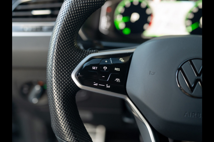 Volkswagen Tiguan 1.5 TSI R-Line Business+ | Keyless | Camera | Elk-A-klep | IQ light | Prijs Rijklaar!!