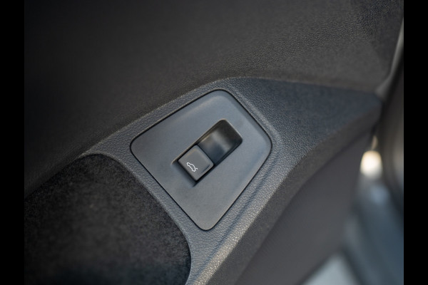 Volkswagen Tiguan 1.5 TSI R-Line Business+ | Keyless | Camera | Elk-A-klep | IQ light | Prijs Rijklaar!!